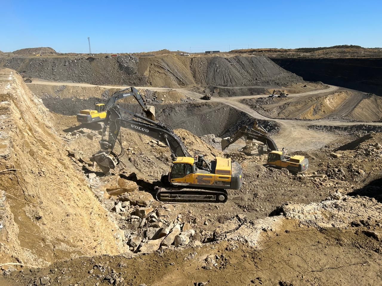 Excavadoras Volvo con Ripper de Grupo GTC en mina de carbón, Coahuila